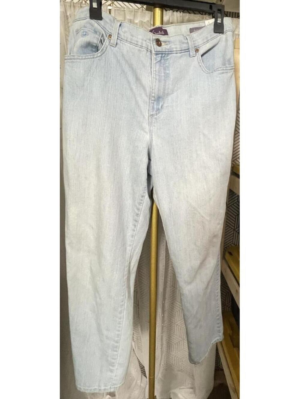 Gloria Vanderbilt Jeans Women's Size 10 Missy Amanda Straight Leg Light wash blu